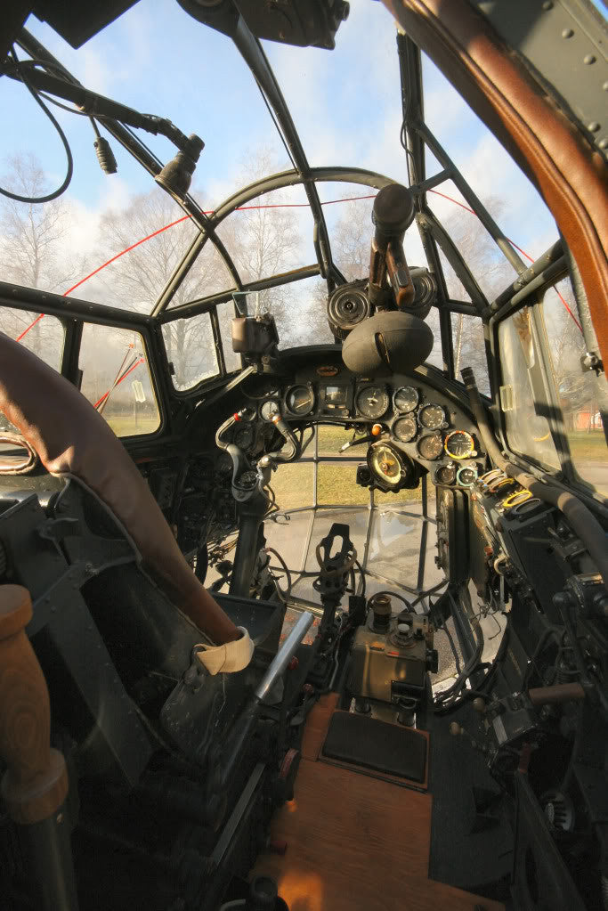 Revell 1/32 Ju 88A-1 build - Cockpit, Right Sidewall